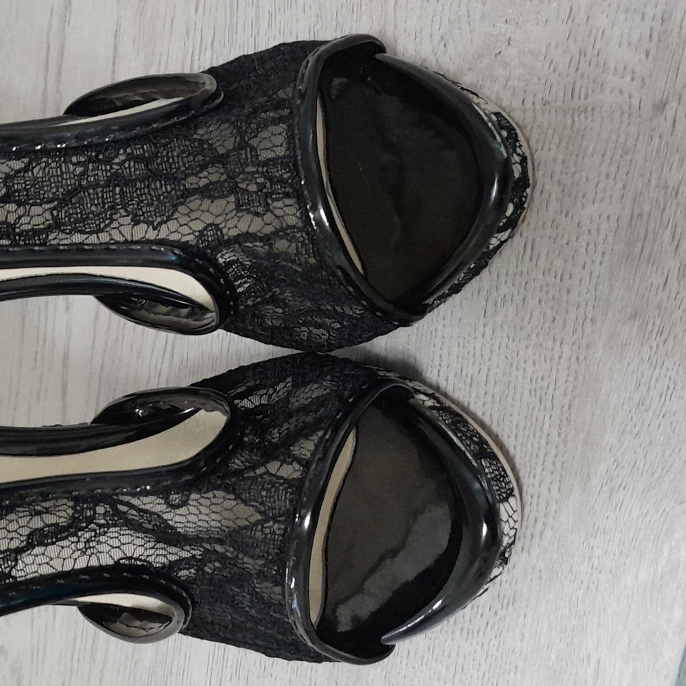 Heels - Picture 7 of 7